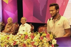 বিদেশিরা শেয়ারবাজারে বিনিয়োগের আগে পড়াশুনা করেন : সাকিব